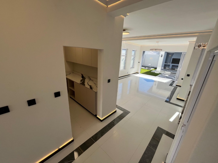 4 Bedroom Property for Sale in Sandown Western Cape